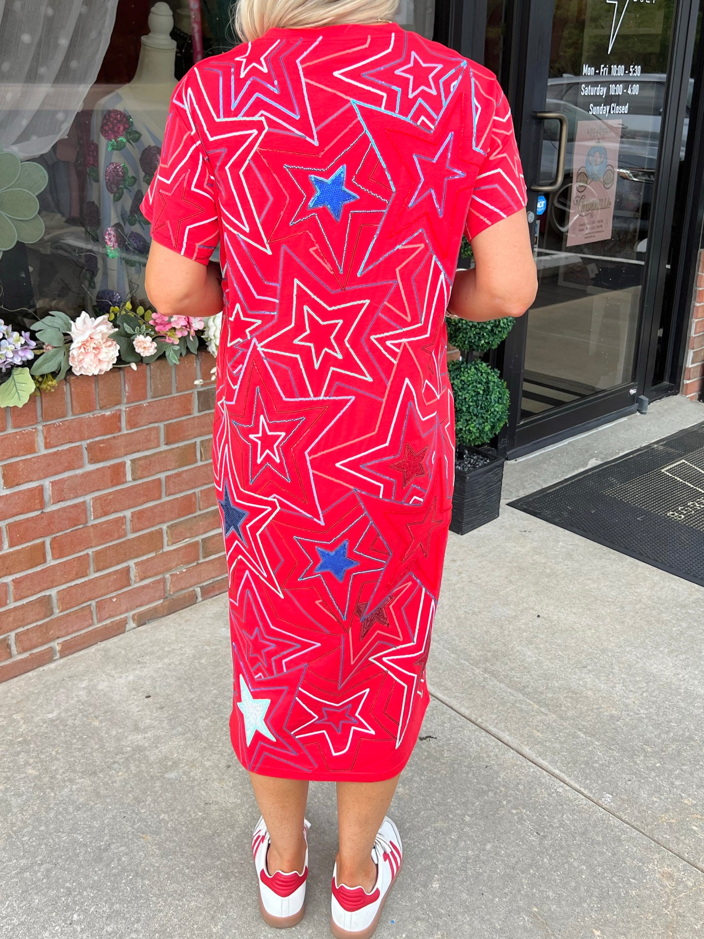 QOS RW&B Groovy Star Midi Tee Dress