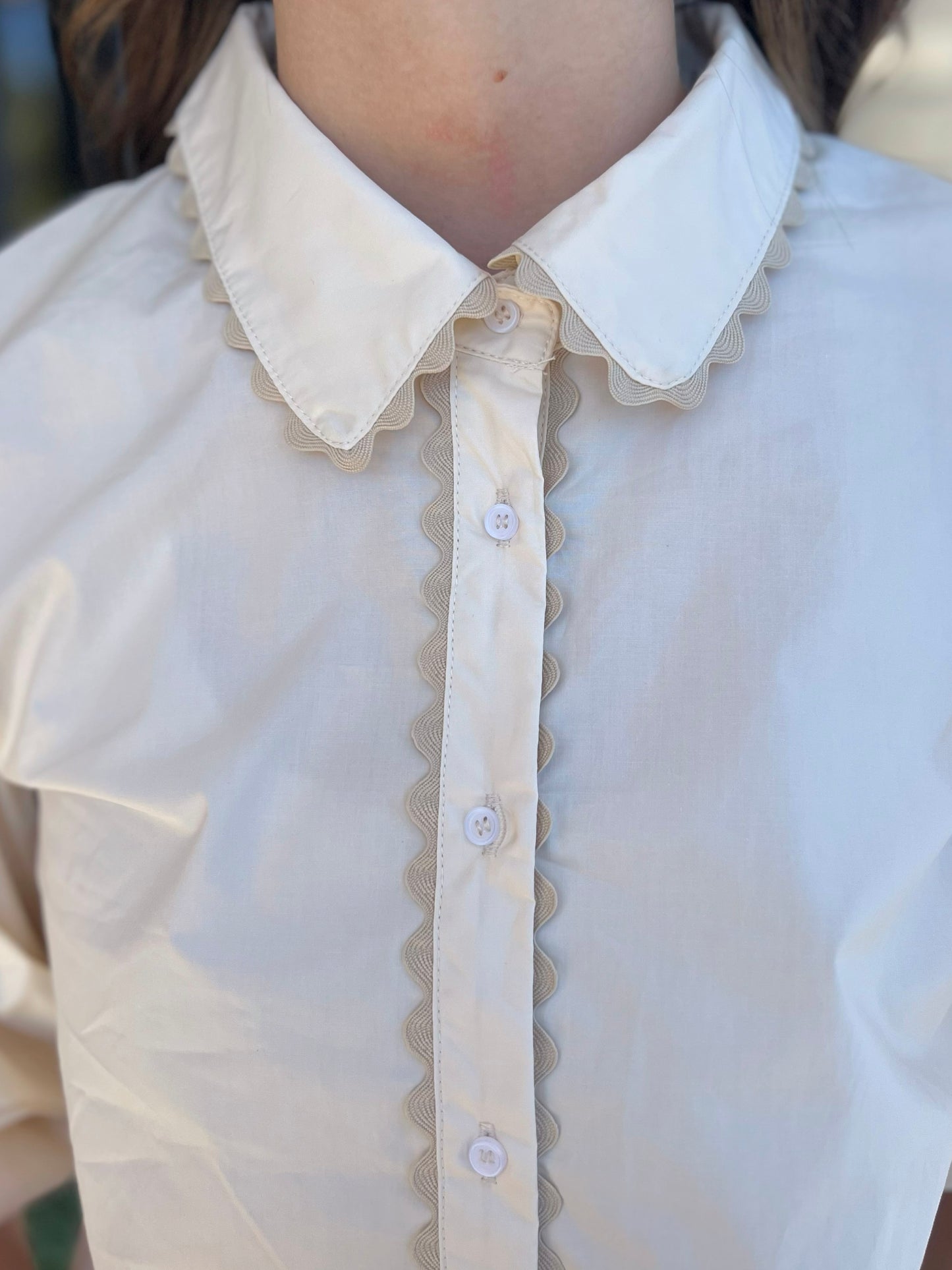 Contrast Ric-Rac Trim Poplin Top