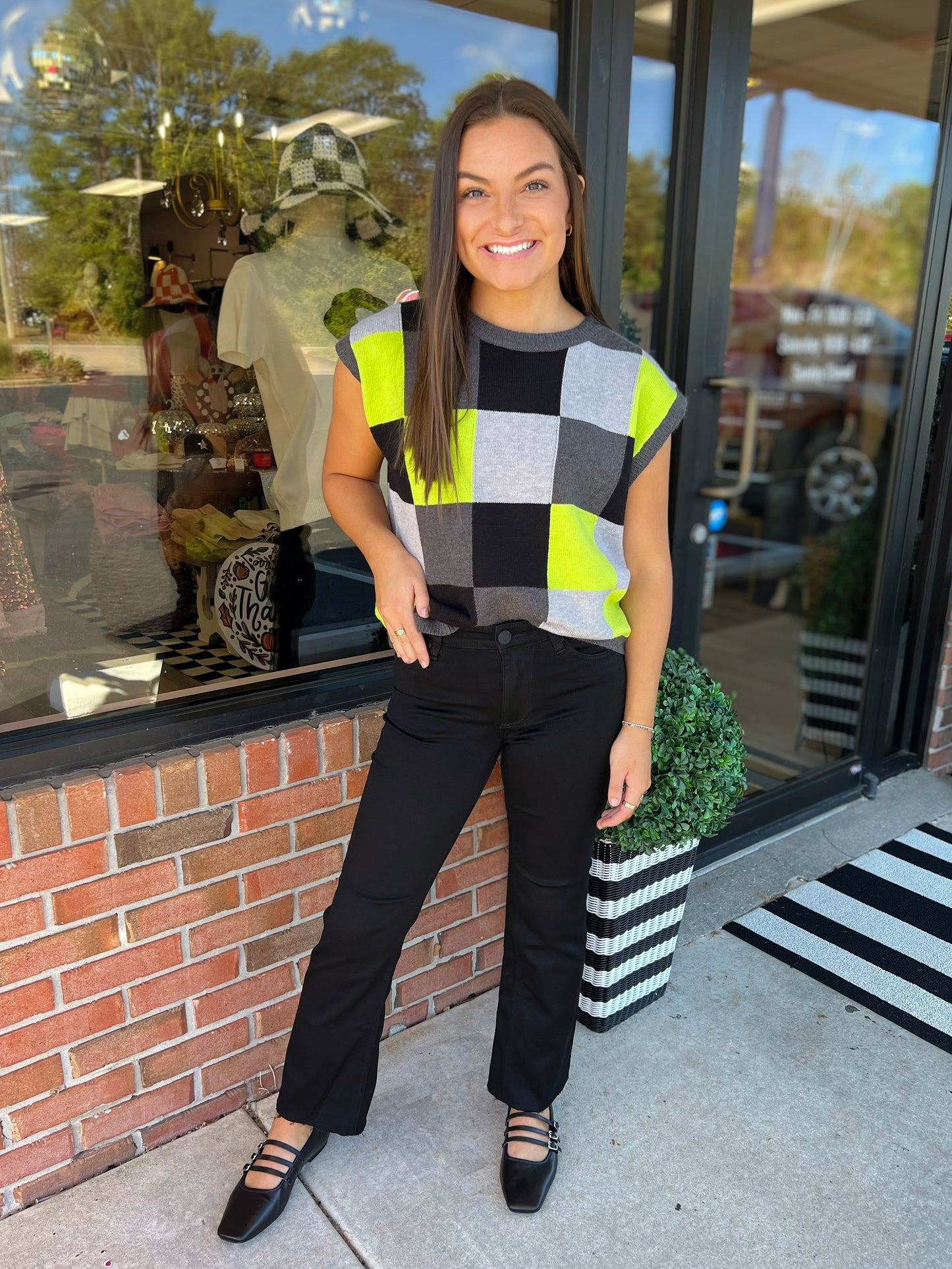 Checkered Sleeveless Sweater Vest