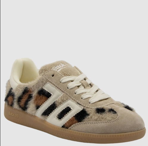 Back 70 Mohair in Camel Butter