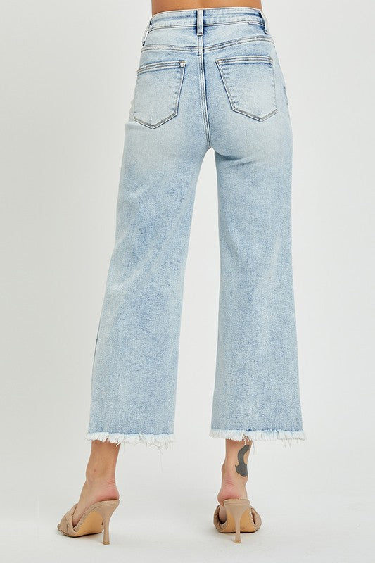 HR WL Frayed Ankle Jeans (Curvy)