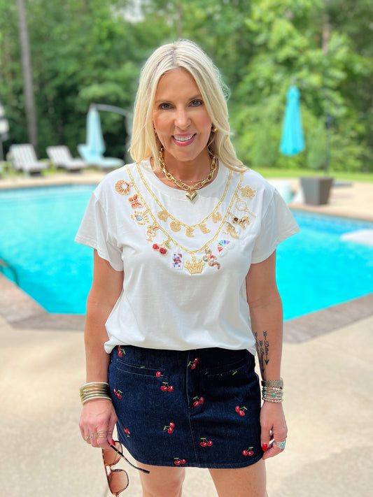 QOS Queen & Icon Charm Necklace Tee