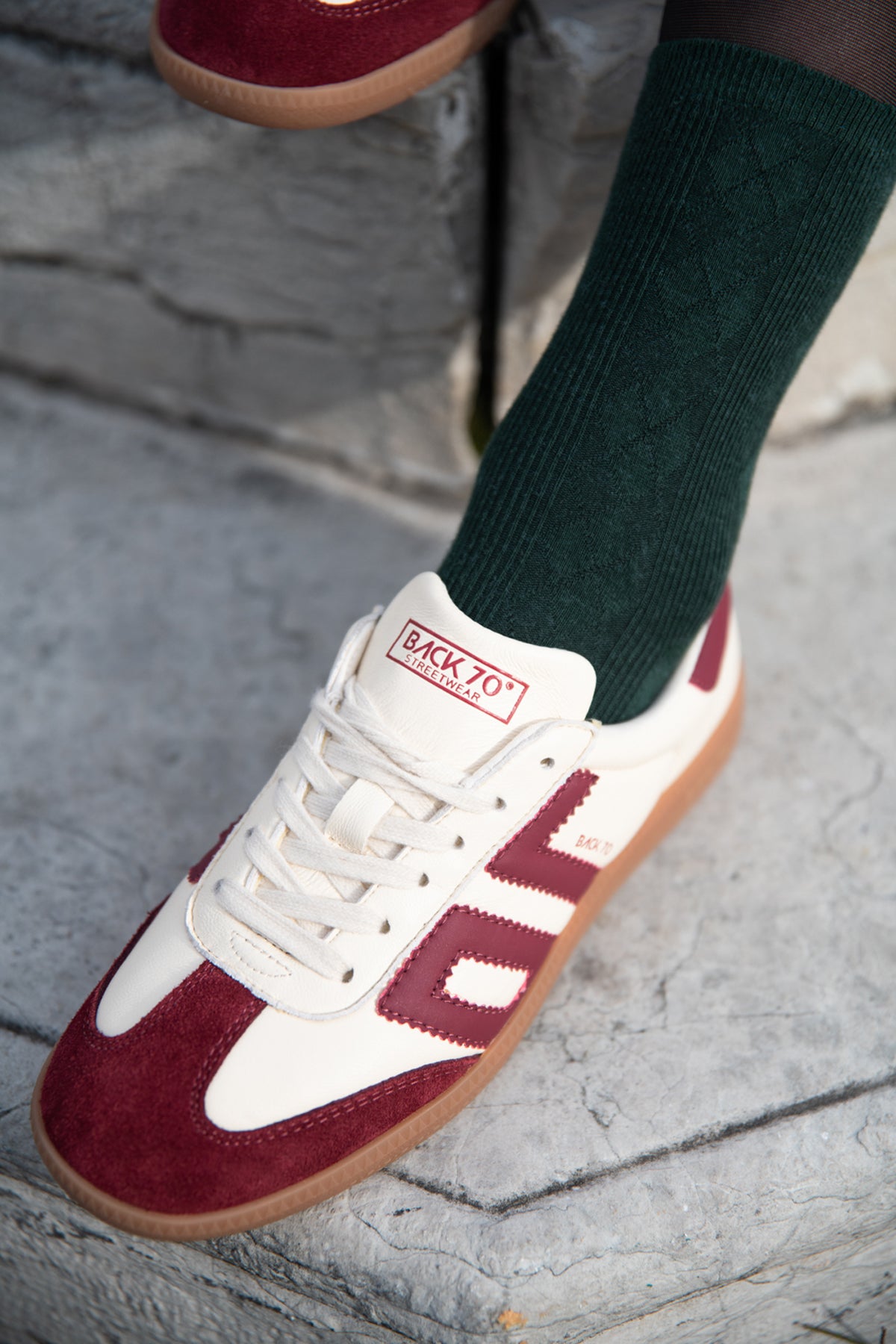 Back 70 Cloud Nm Sneaker in Milk Wine